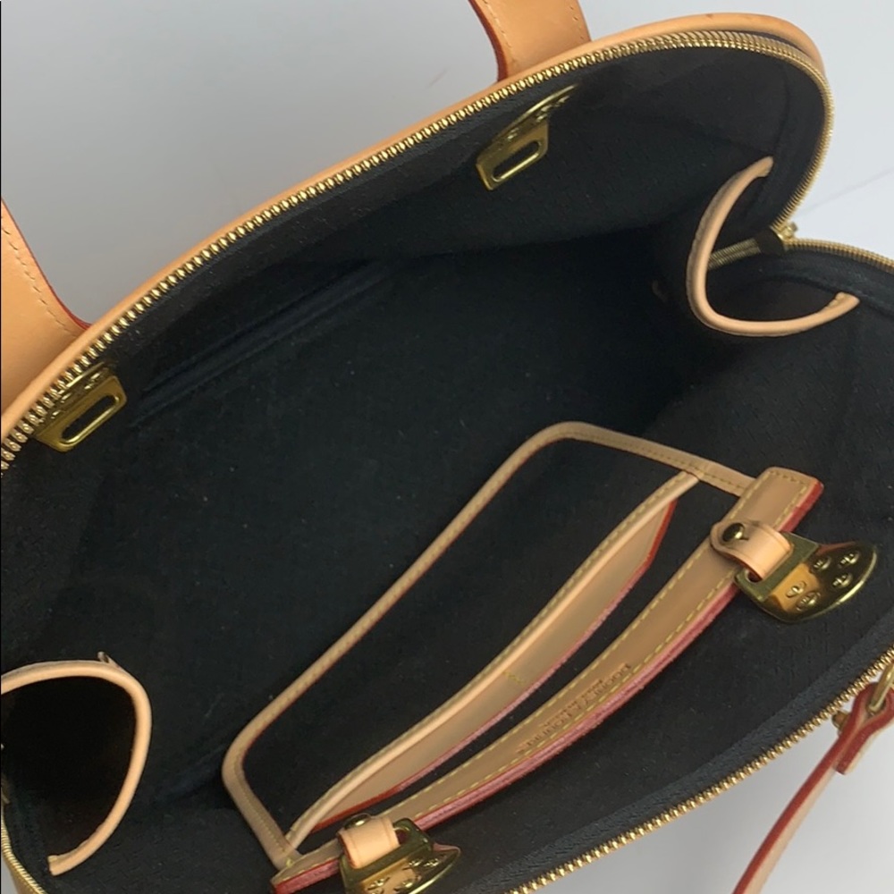 Dooney & Bourke Handbag with crossbody strap - Picture 2 of 15